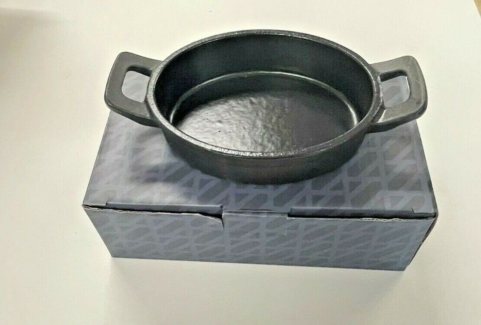 Geoffrey Zakarian Set of 2 Cast Iron Non-Stick Mini Oval Baking Pans