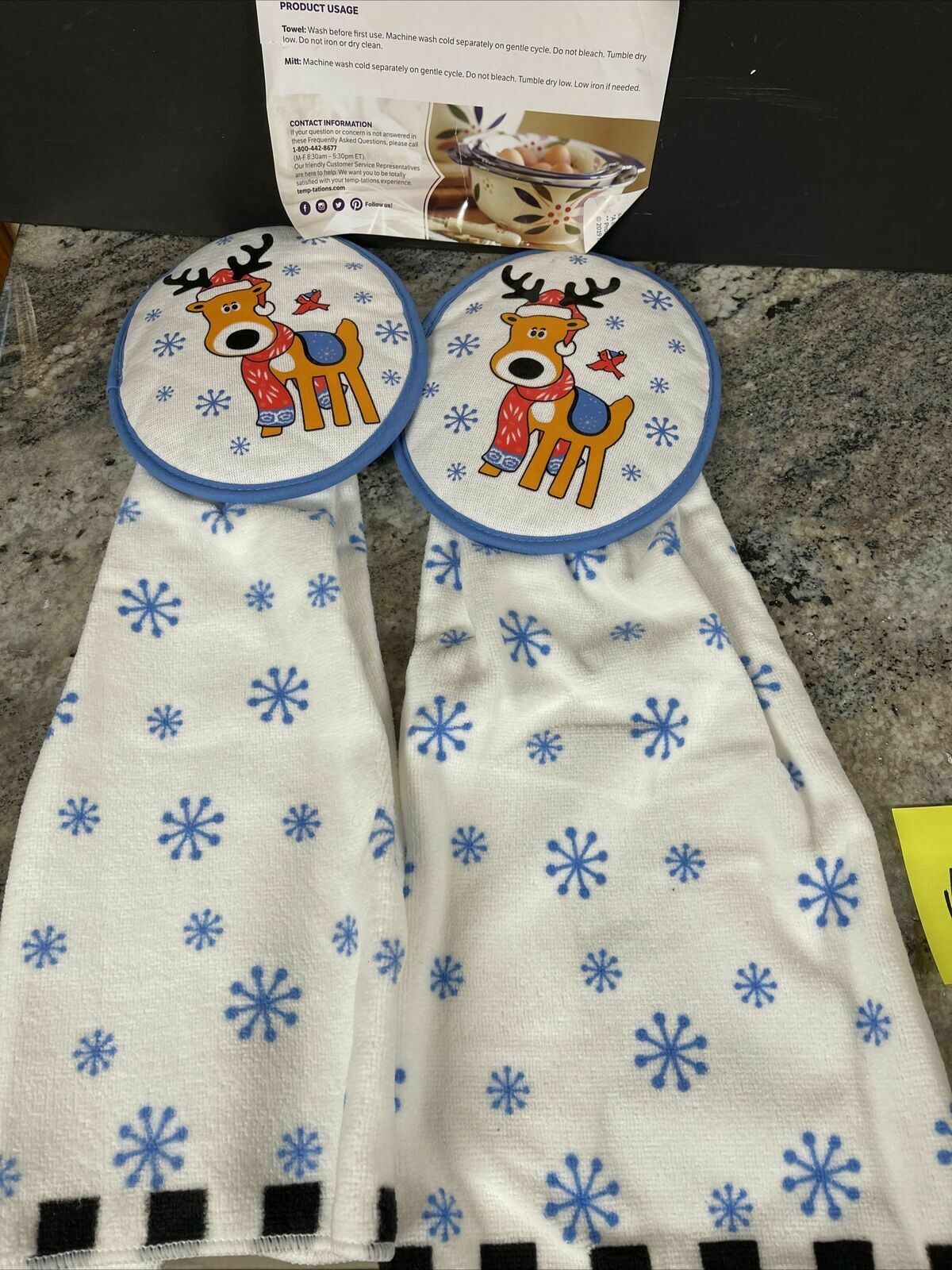 Temp-tations Set of 2 Christmas reindeer Kitchen Towel and Mitt Set. NEW IN BOX